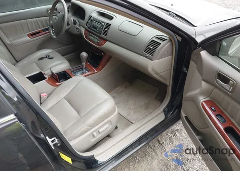 2005 Toyota Camry Xle V6 from USA, damaged, VIN 4T1BF30K35U085678